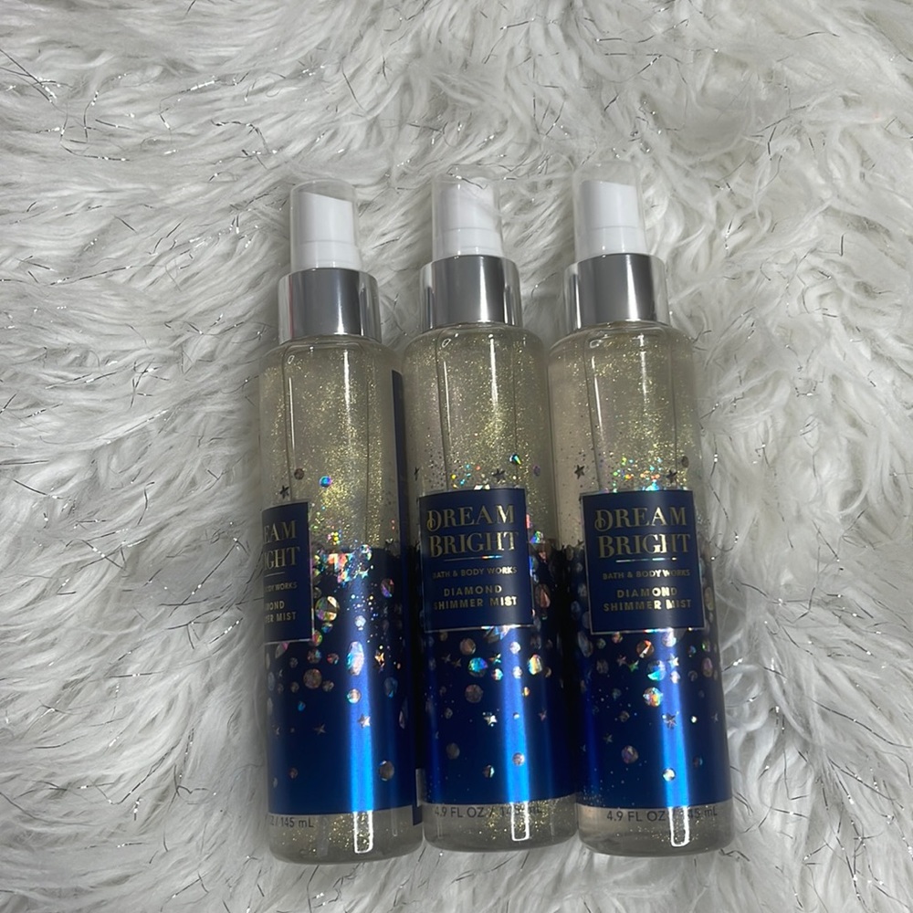 BATH & BODY WORKS